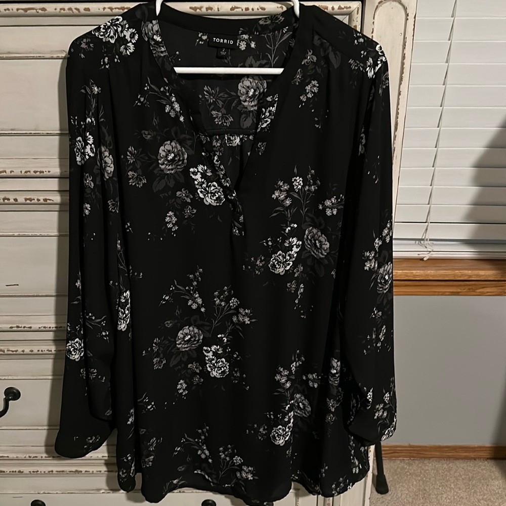 Torrid long sleeve semi sheer black floral blouse size 2. Only worn once.